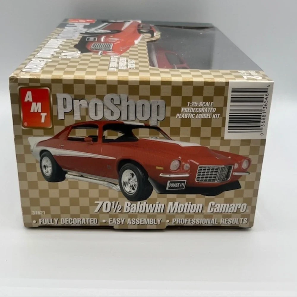 AMT ProShop 70 1/2 Baldwin Motion Camaro 1:25 Scale Model Kit 31521 Red White